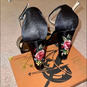 COPY - Chinese Laundry Platform Sandal